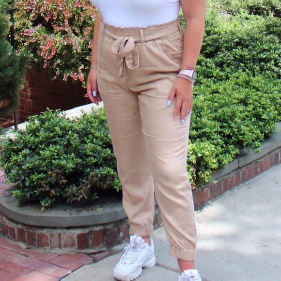 Abercrombie Cargo Khaki Pants - Picture 1 of 4